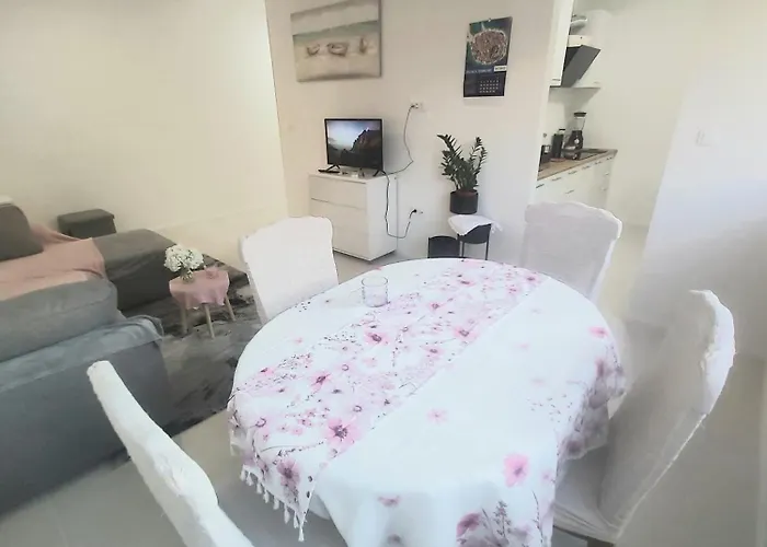 Adi Apartman