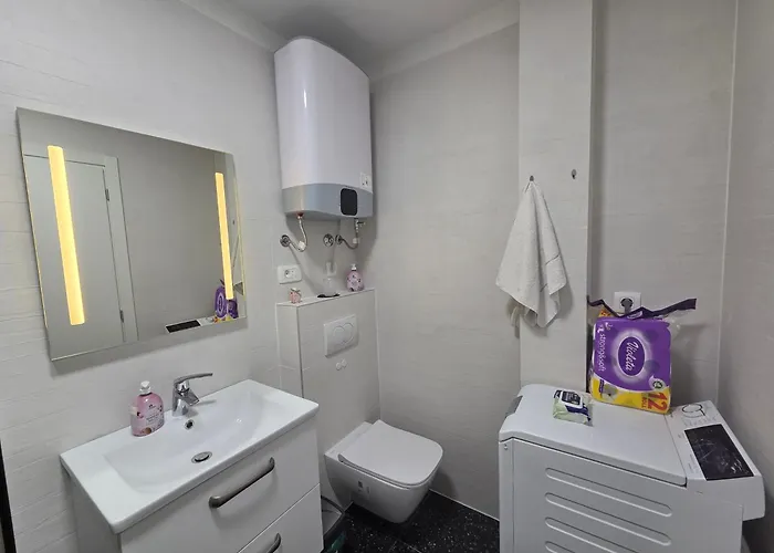 Adi Apartman