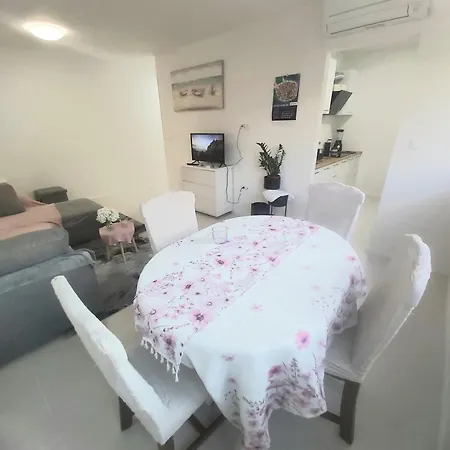 Adi شقة